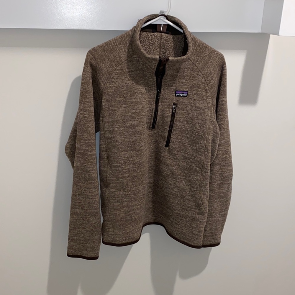 Patagonia, mens size medium, quarter zip, pale khaki